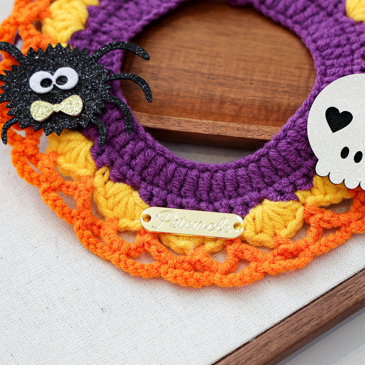 Bandana Halloween tricoté pour chien & chat – Motifs festifs